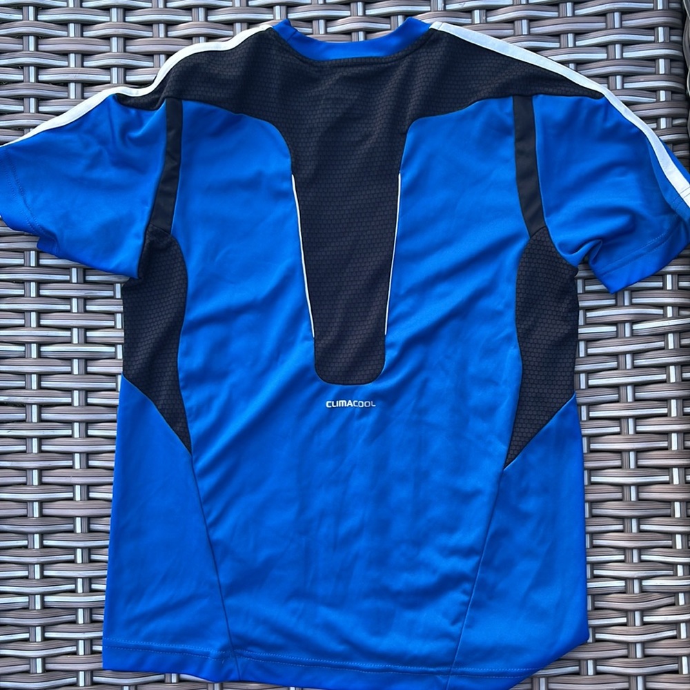 Adidas top - Picture 6 of 7